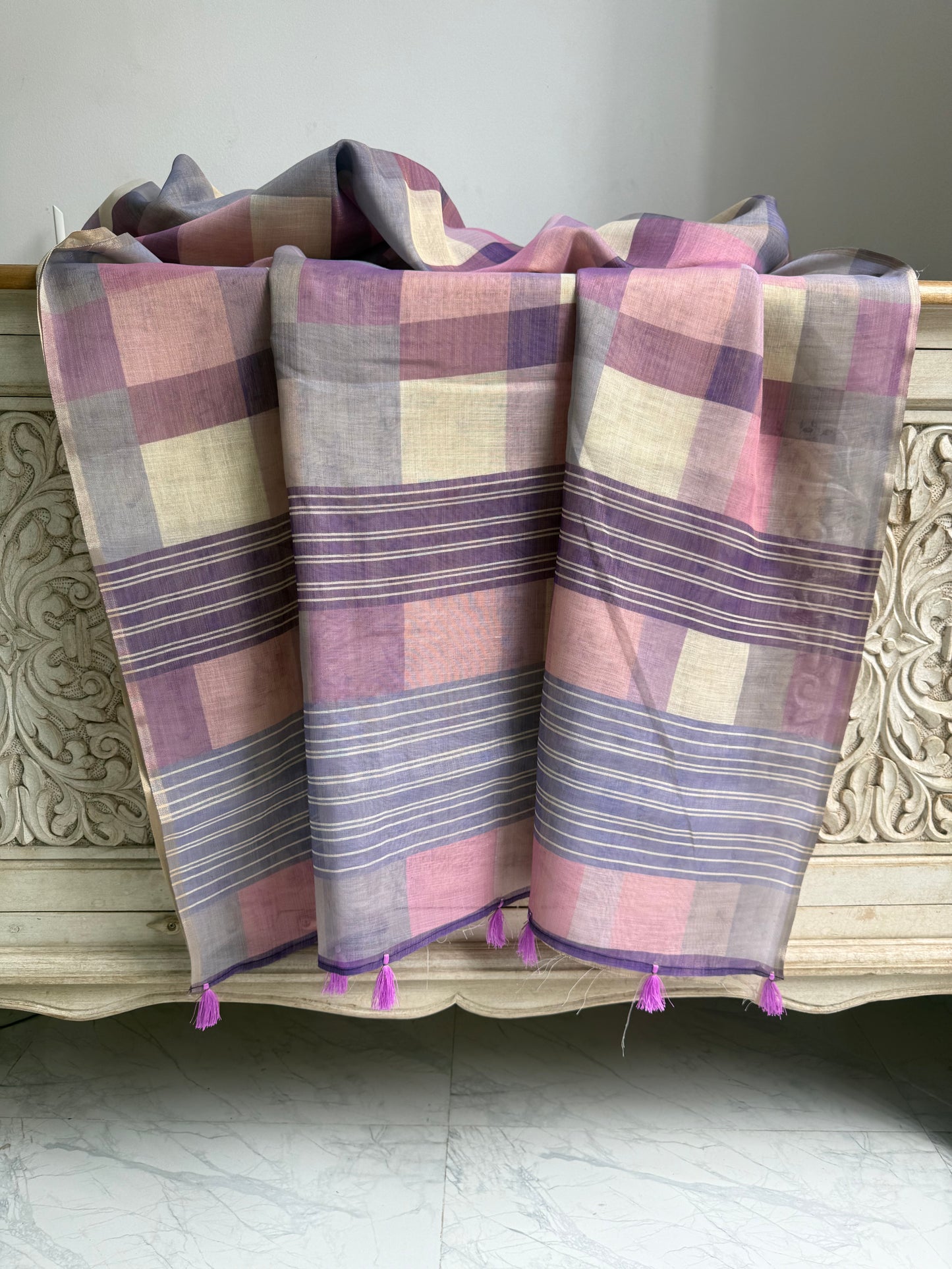 Soft linen tissue checks
